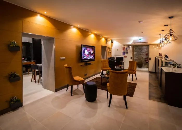 Quinta Oliveiras Hotel *